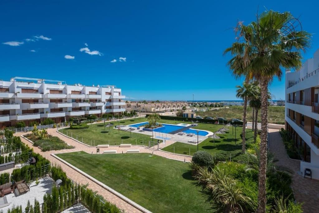 Privatunterkunft Mit Grosser Poolanlage, Meerblick Dehesa de Campoamor  Bagian luar foto